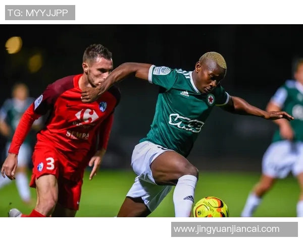 克莱蒙与格勒诺布的激烈对决揭示法甲新赛季的竞争格局与球队实力分析